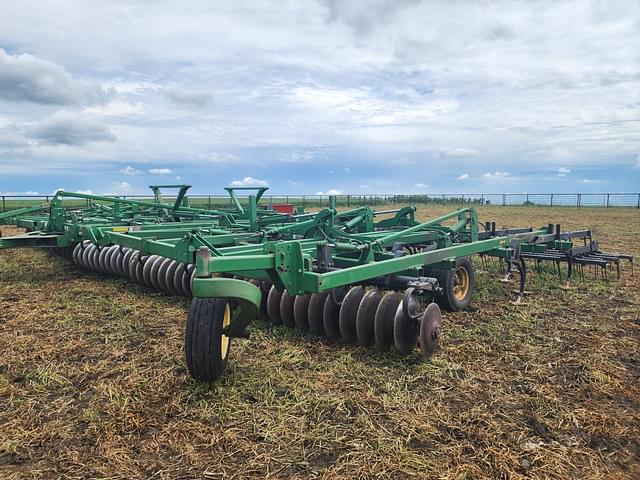 Image of John Deere 2310 equipment image 3
