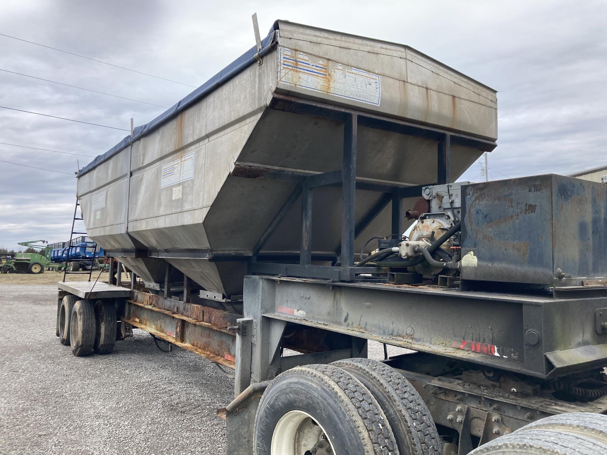 2008 Adams Tender Trailer Equipment Image0