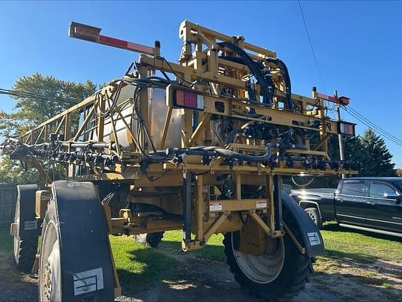 Image of Ag-Chem Rogator SS1074 equipment image 2