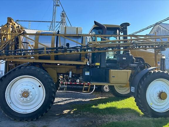 Image of Ag-Chem Rogator SS1074 equipment image 4