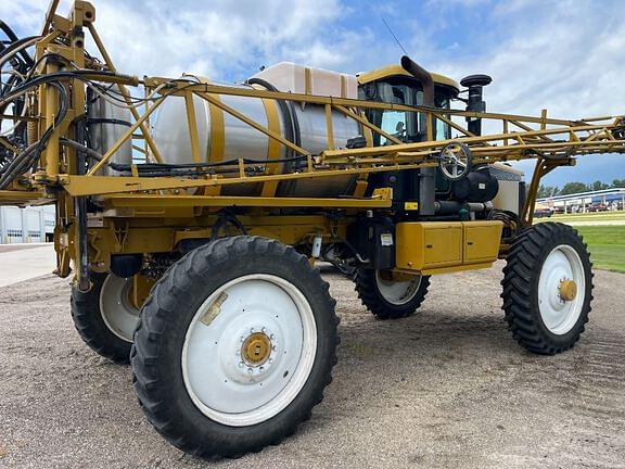 Image of Ag-Chem Rogator SS1074 equipment image 1