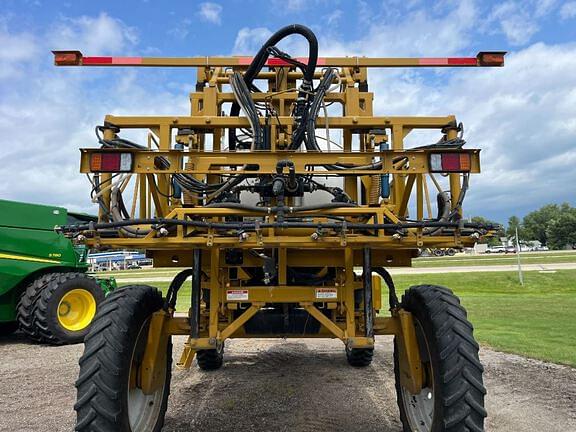 Image of Ag-Chem Rogator SS1074 equipment image 2