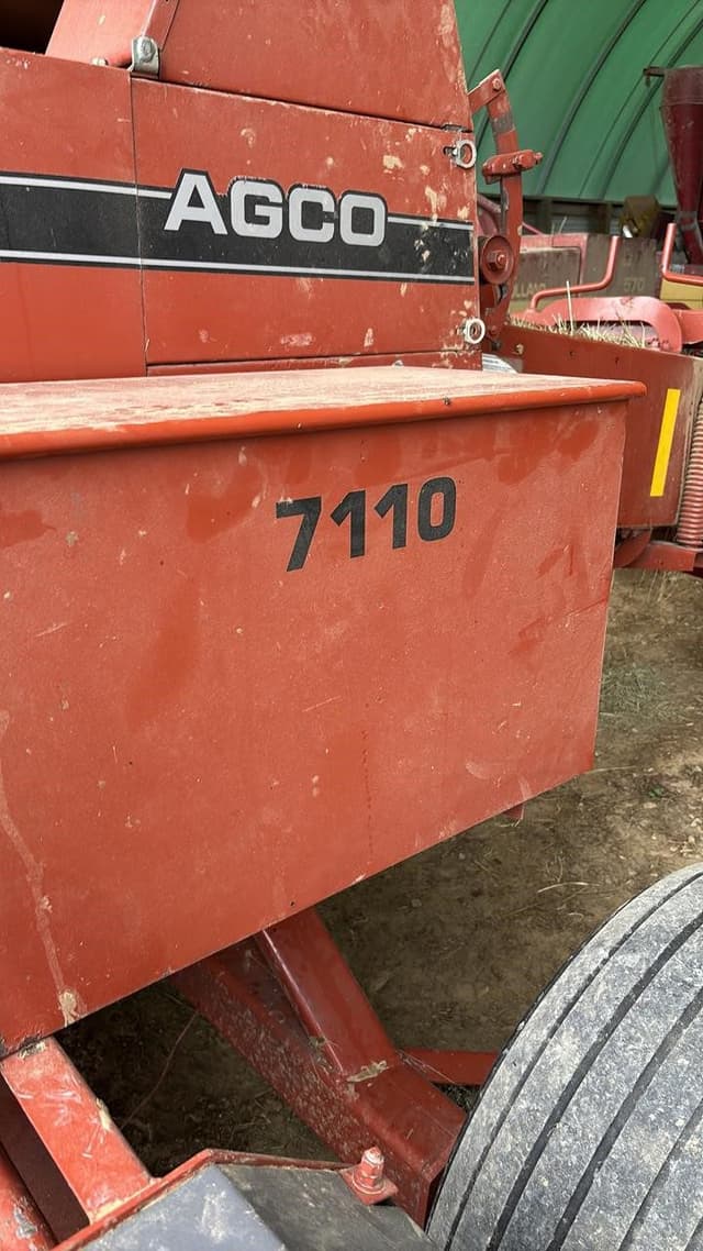 Image of AGCO 7110 equipment image 2