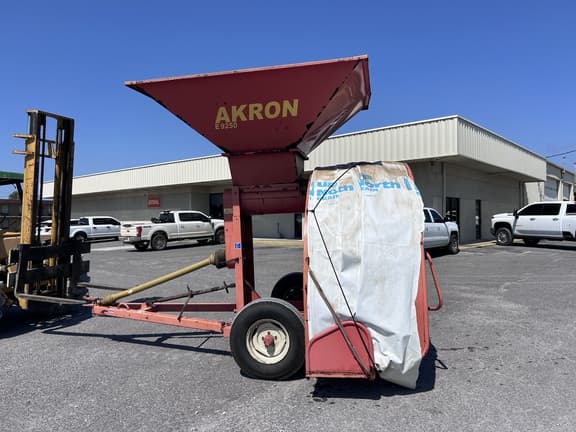 Image of Akron E9250 equipment image 3