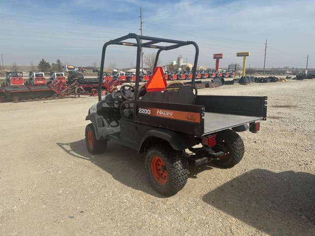 Image of Bobcat 2200G equipment image 2