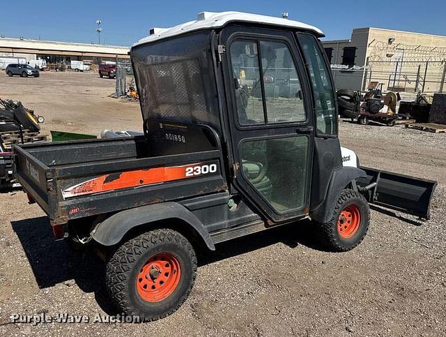 Image of Bobcat 2300 equipment image 4