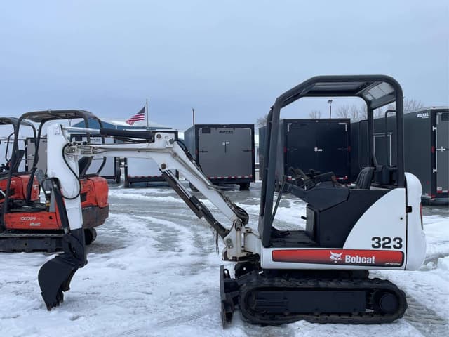 Image of Bobcat 323J equipment image 1