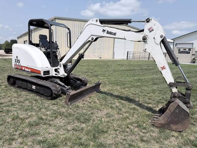 Image of Bobcat 335 equipment image 2