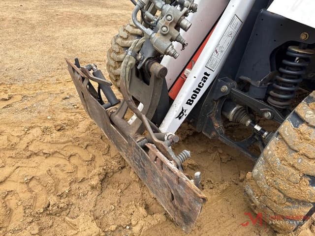 Image of Bobcat Toolcat 5600 equipment image 3