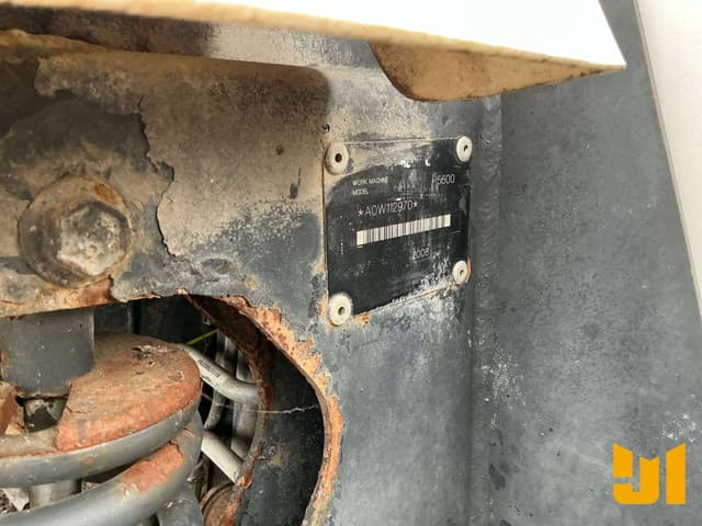 Image of Bobcat Toolcat 5600 equipment image 3