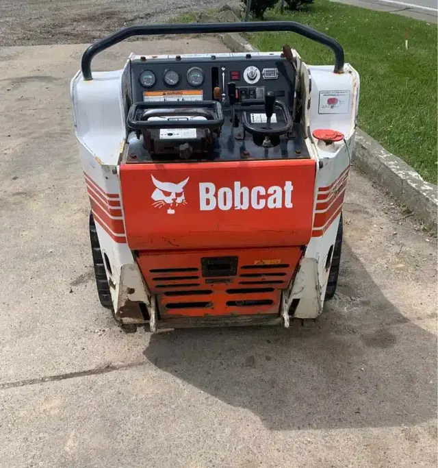 Image of Bobcat MT55 equipment image 2