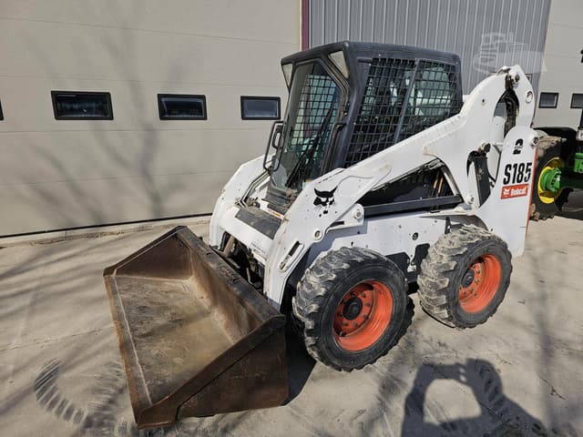 Image of Bobcat S185 equipment image 2