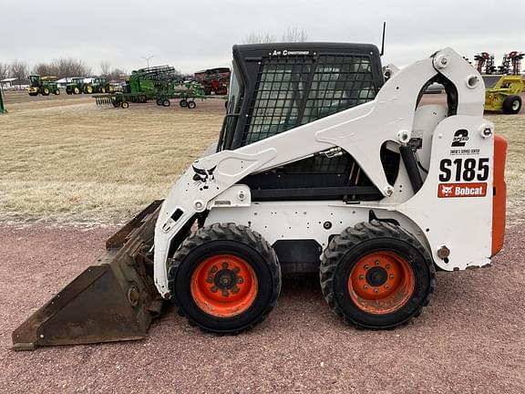 Image of Bobcat S185 equipment image 1