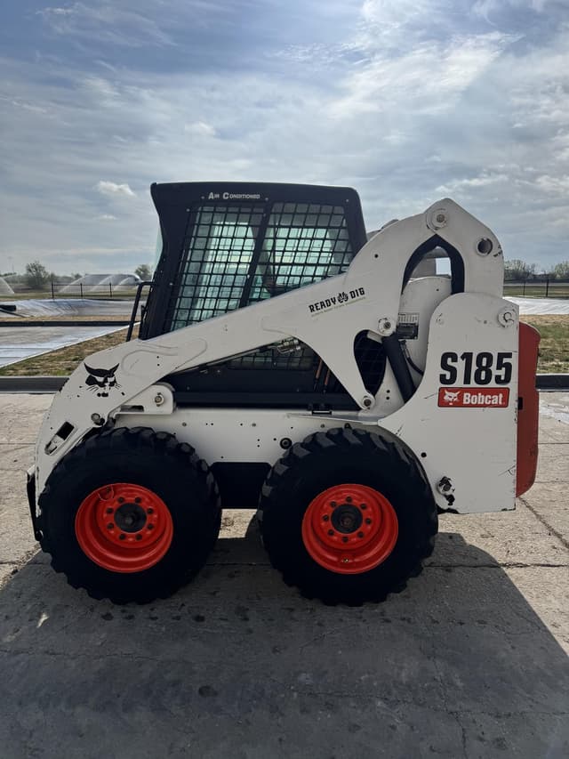 Image of Bobcat S185 equipment image 3