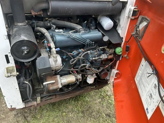 Image of Bobcat S185 equipment image 4