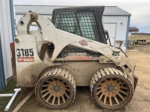 Image of Bobcat S185 equipment image 4