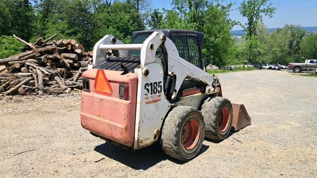 Image of Bobcat S185 equipment image 3