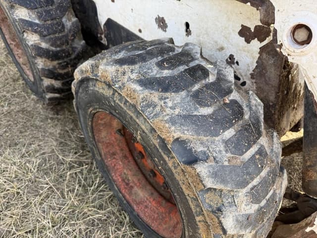 Image of Bobcat S185 equipment image 4