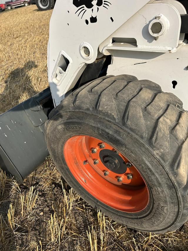 Image of Bobcat S205 equipment image 3