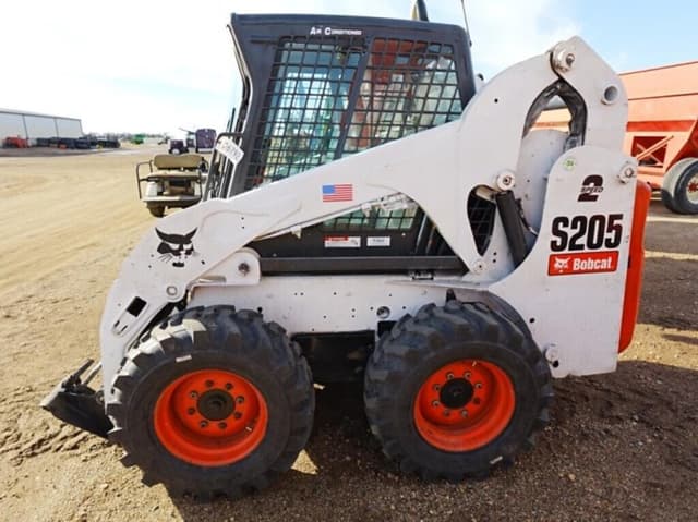 Image of Bobcat S205 equipment image 2