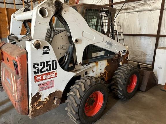 Image of Bobcat S250 equipment image 4