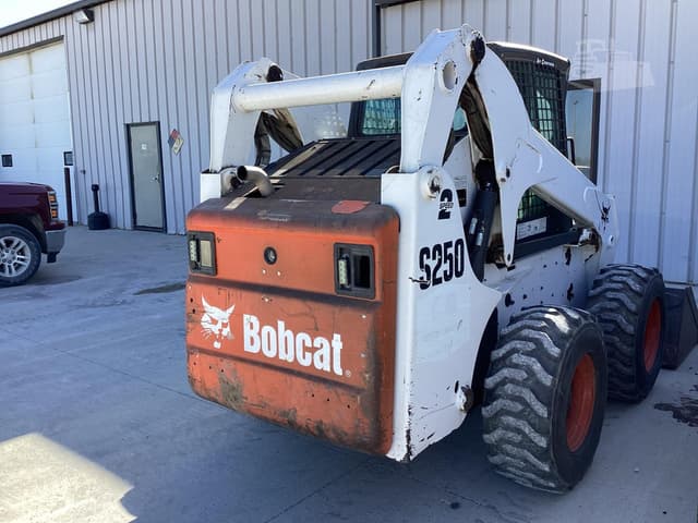 Image of Bobcat S250 equipment image 3