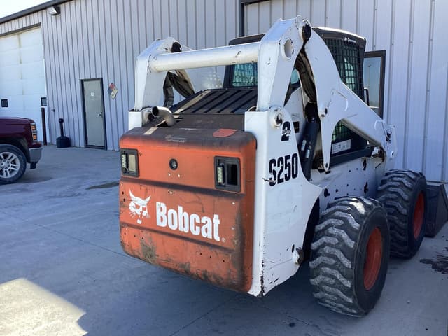 Image of Bobcat S250 equipment image 3
