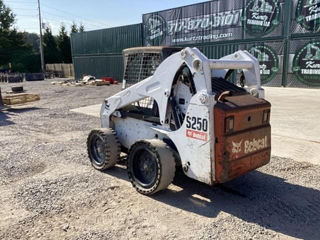 Image of Bobcat S250 equipment image 1