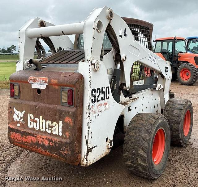 Image of Bobcat S250 equipment image 4