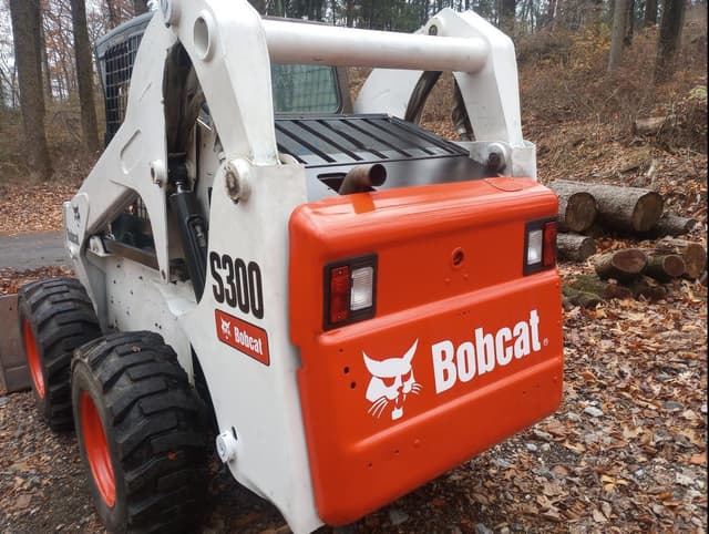 Image of Bobcat S300 equipment image 1