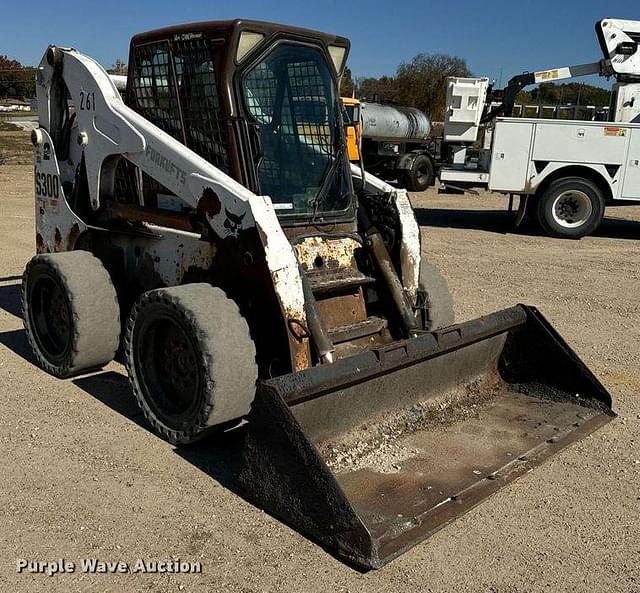 Image of Bobcat S300 equipment image 2