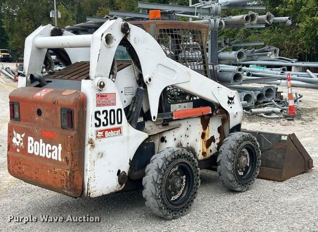 Image of Bobcat S300 equipment image 4
