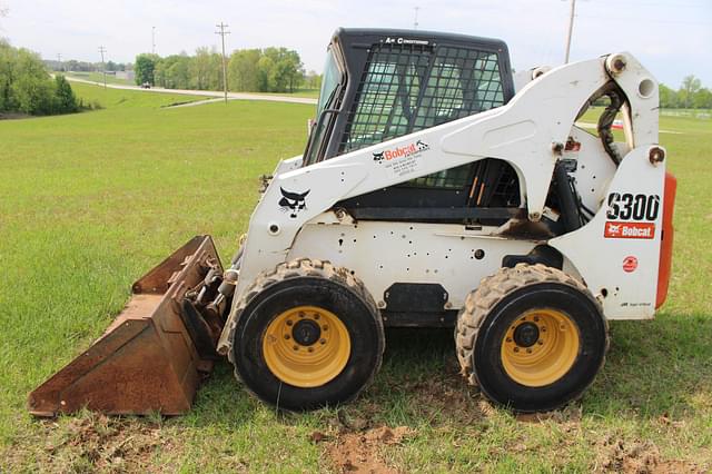 Image of Bobcat S300 equipment image 1