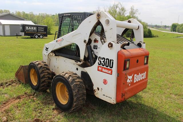Image of Bobcat S300 equipment image 2