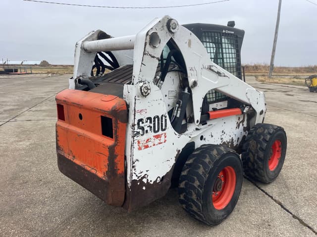 Image of Bobcat S300 equipment image 1