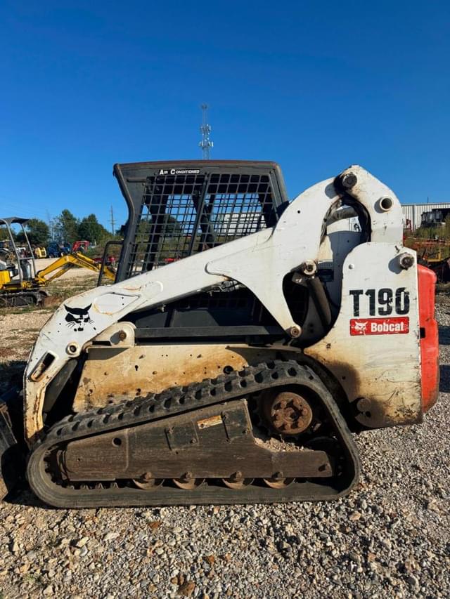 Image of Bobcat T190 equipment image 3