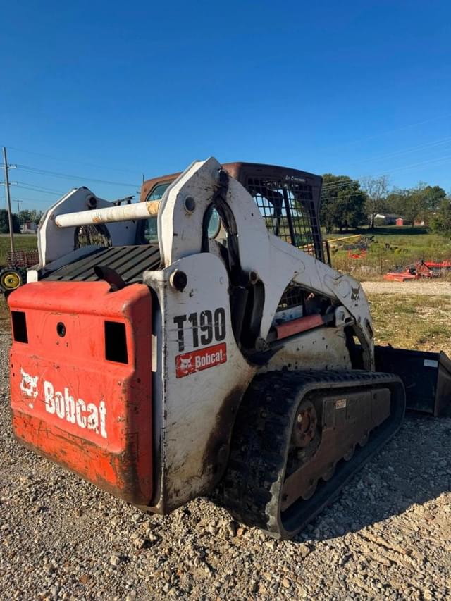 Image of Bobcat T190 equipment image 2
