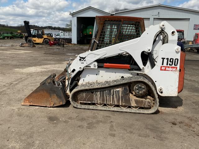 Image of Bobcat T190 equipment image 3
