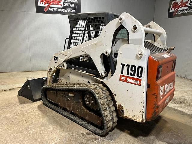 Image of Bobcat T190 equipment image 2