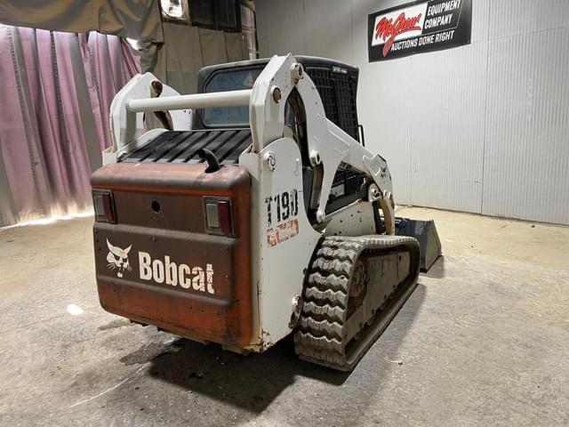 Image of Bobcat T190 equipment image 4