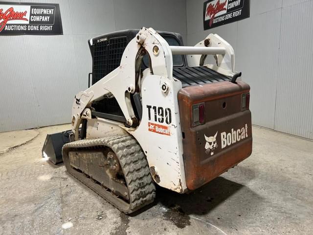 Image of Bobcat T190 equipment image 2