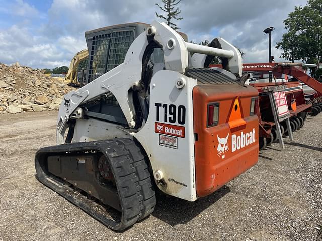 Image of Bobcat T190 equipment image 4