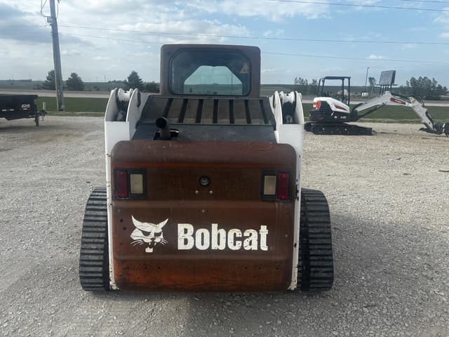 Image of Bobcat T250 equipment image 4