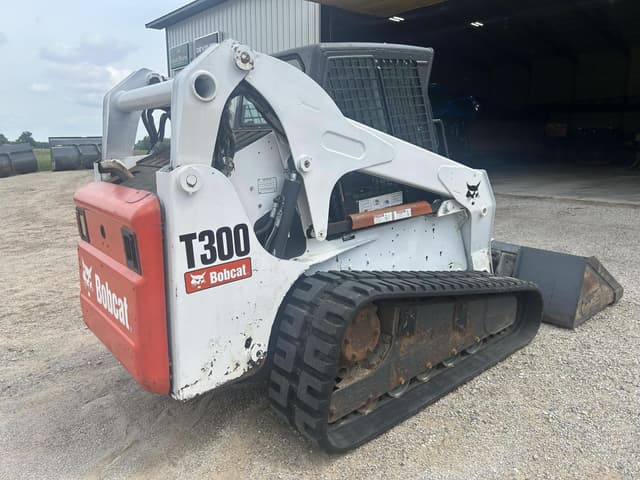 Image of Bobcat T300 equipment image 3