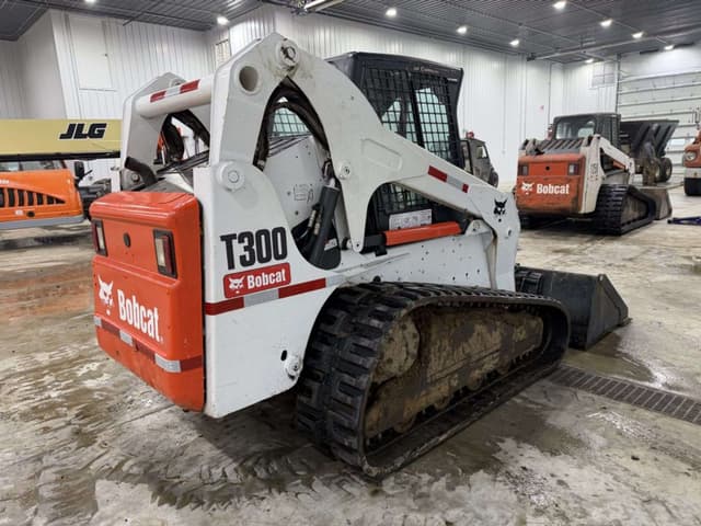 Image of Bobcat T300 equipment image 4