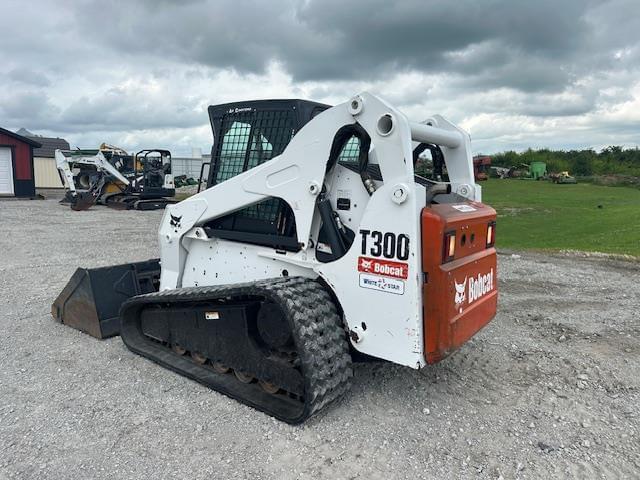 Image of Bobcat T300 equipment image 2