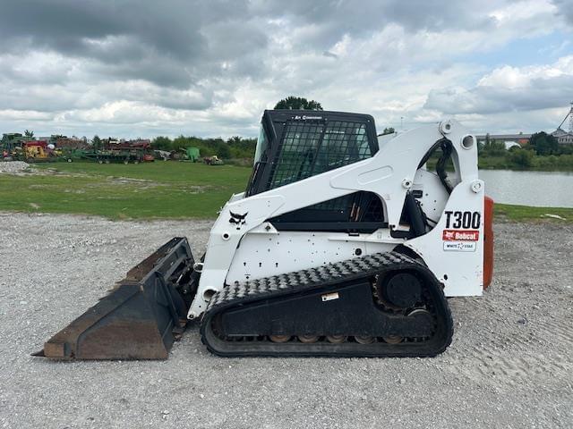 Image of Bobcat T300 equipment image 1