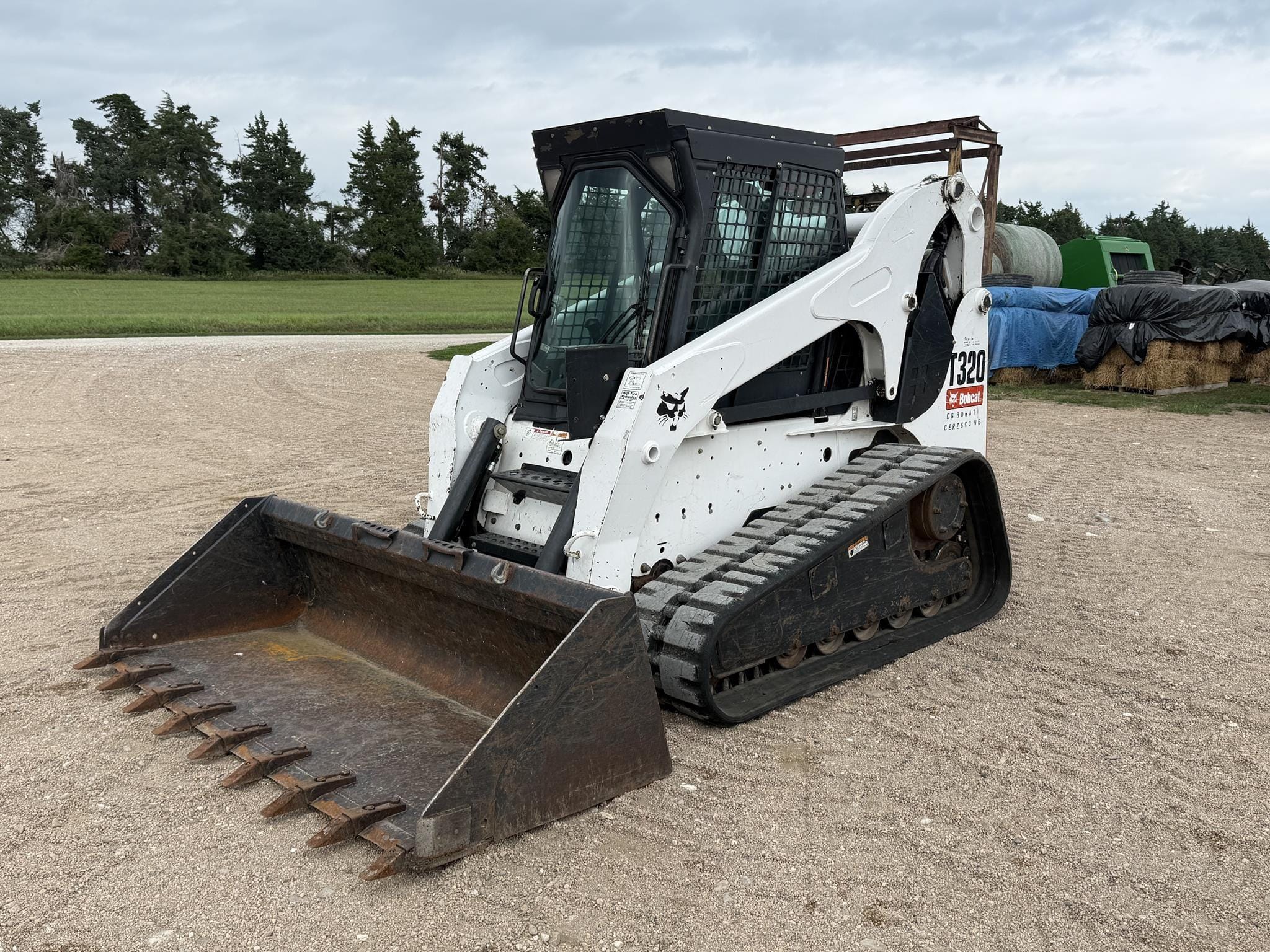 2008 Bobcat T320 Equipment Image0