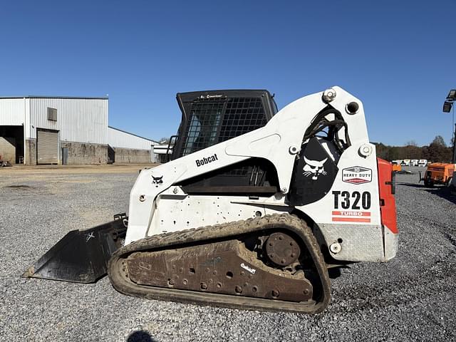 Image of Bobcat T320 equipment image 2