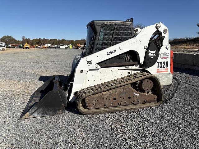 Image of Bobcat T320 equipment image 1